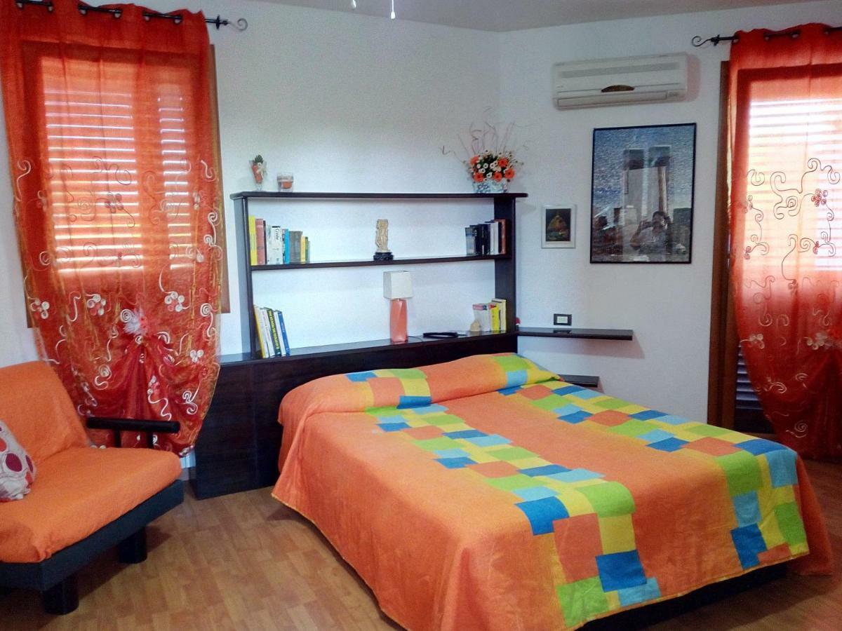 B&B Leonida Taranto Bagian luar foto